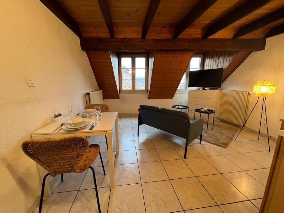 Charmant Appartement En Duplex A Porrentruy Exterior photo